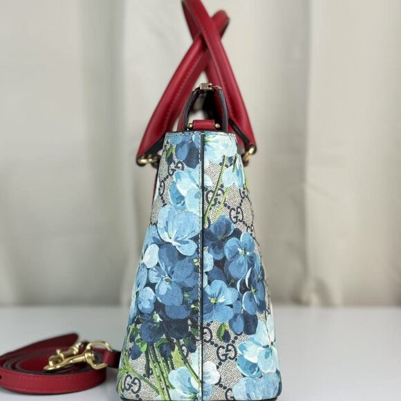 Gucci GG Logo Supreme Flower Shoulder Bag with Red Handles & Floral Design - Picture 2 of 12